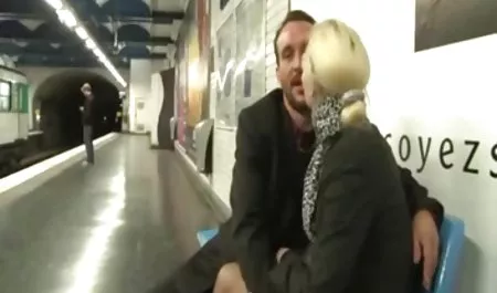 Harte Orgie mit zwei kostenlose sexfilme ohne anmeldung bezaubernden Freundinnen