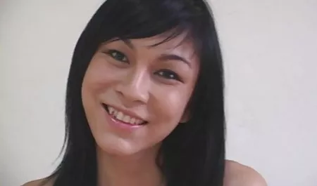 Riesige natürliche kostenlose freie sexfilme Thai Brüste für einen russischen Kunden