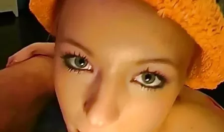 Mamas Freundin pornofilme im freien gefickt, die gekommen ist, um zu bleiben