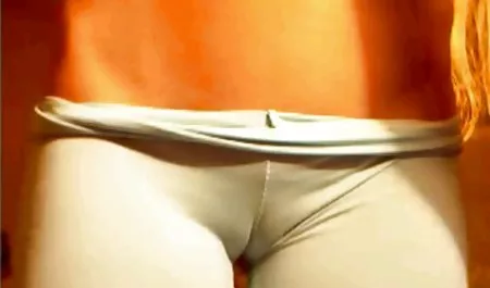 Sex sexfilme kostenlos zum anschauen auf der Motorhaube eines Sportwagens