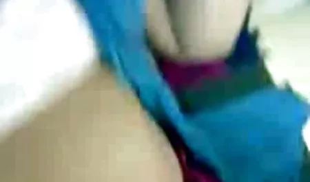 Debbie und ficken sich gegenseitig mit freie sexflme riesigen Dildos