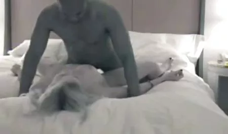 Das Mädchen mit der haarigen Spitze lässt einen freie deutsche sexfilme riesigen Schwanz in ihre Muschi