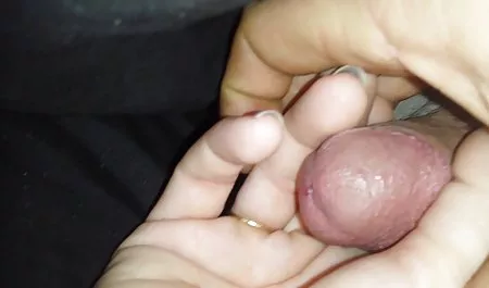 Sexy japanische freie pornofilme Schlampe saugt Schwanz