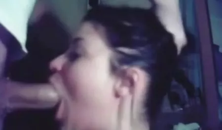 Skinny Geek Girl kostenlose freie sexfilme Schrauben Amateur Asian Girl mit Strapon