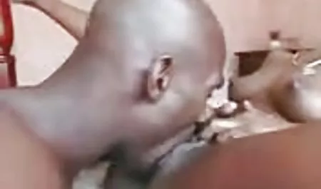 Schwester kackt auf der freie pornofilme ohne anmeldung Toilette