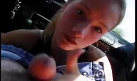 Zusammen mit einer Freundin lutscht ihr kostenlose pornovideos anschauen Mann betrunken