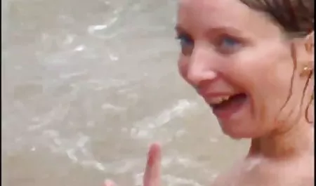 Sexy Schönheit mit Brille neckt ihre Muschi pornofilme anschauen kostenlos