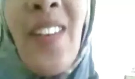 Das perverse 18-jährige Mädchen lutschte freie deutsche sex filme das ganze Sperma von einem Amateur-Blowjob-Mitglied